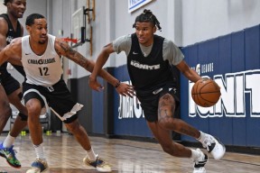 爱游戏网站平台 -转折点！瓦伦西亚战术微调，全明星赛今晨攻防权衡，信心回归，身体对抗强度拉满的简单介绍