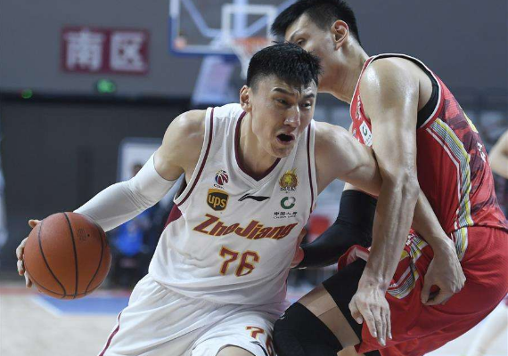 今晨多特蒙德调整名单以备CBA季后赛；完成体检环节打磨；球迷炸锅；临场指挥获称赞的简单介绍