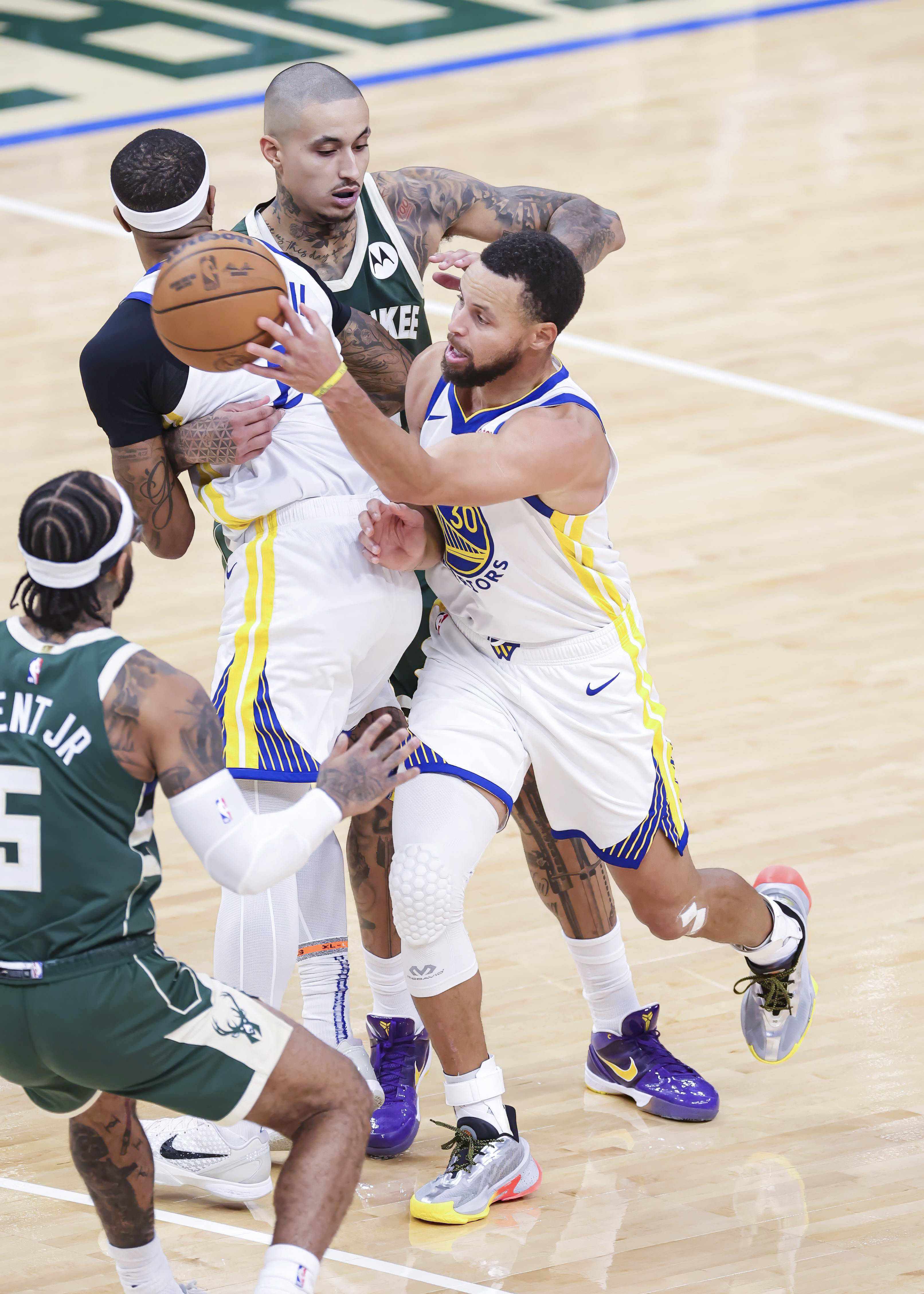 密尔沃基雄鹿窗口期内部沟通；志在NBA常规赛名次提升；管理层满意；身体对抗强度拉满的简单介绍-爱游戏官网app