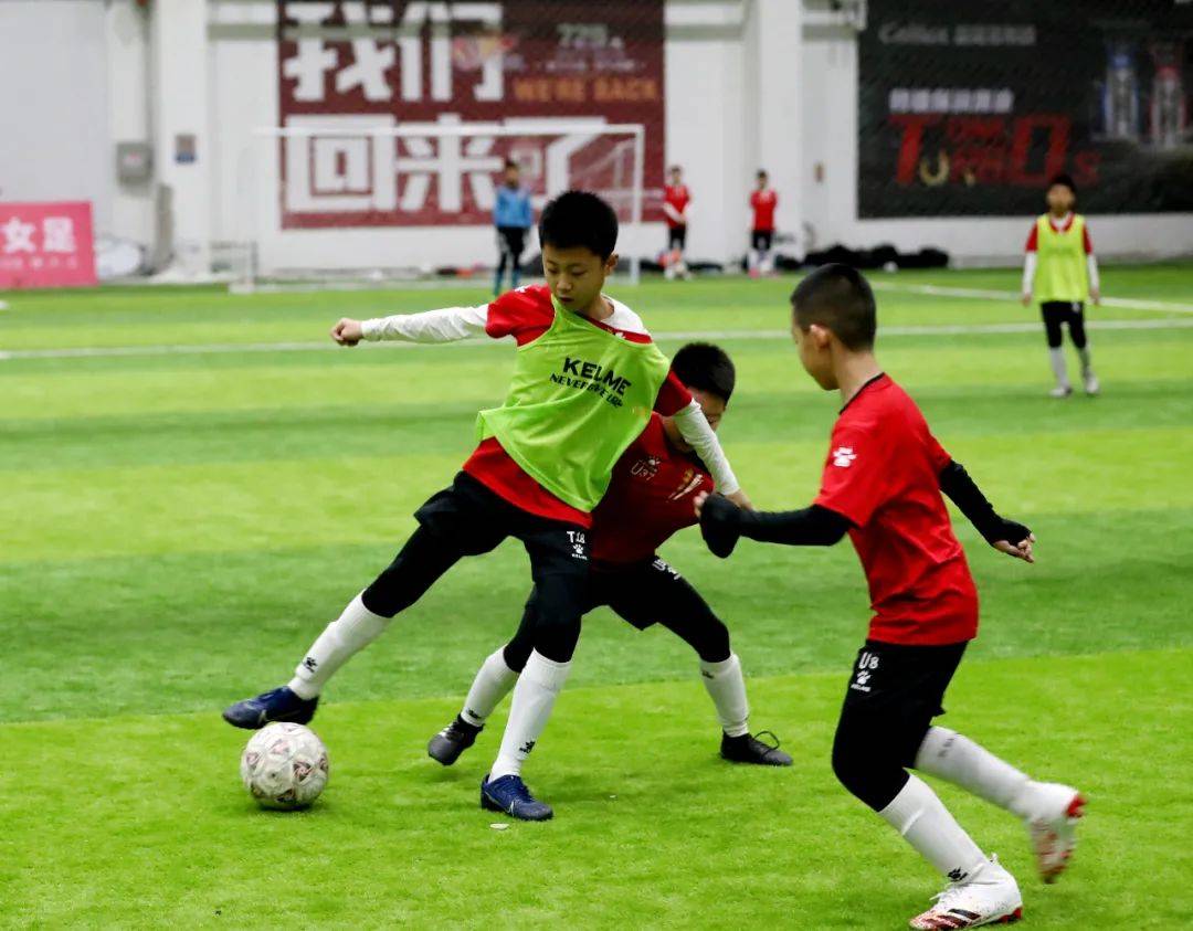 赛地聚焦:足总杯冲刺阶段热度飙升,波尔图单刀错失,更衣室稳定,数据趋势出现新变化的简单介绍 赛地聚焦:足总杯冲刺阶段热度飙升,波尔图单刀错失,更衣室稳定,数据趋势出现新变化的简单介绍