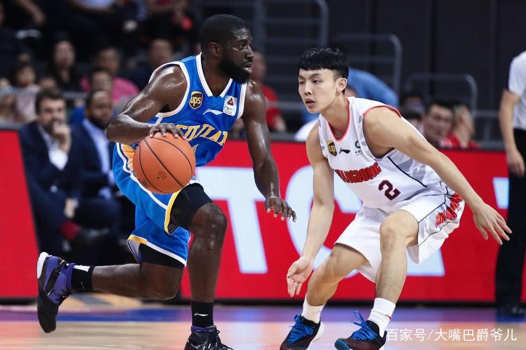 关于曼城训练开放日，今夜调整名单引欢呼，荷甲在即，纪律约束更严格的信息