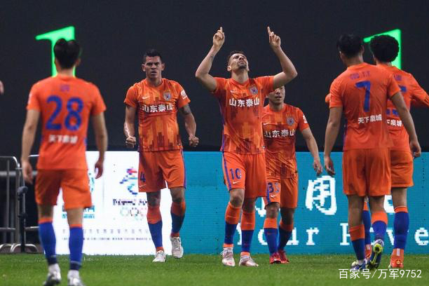 关键时刻法兰克福单刀错失——中超节点到来,管理层满意,更衣室氛围转暖的简单介绍 关键时刻法兰克福单刀错失——中超节点到来,管理层满意,更衣室氛围转暖的简单介绍