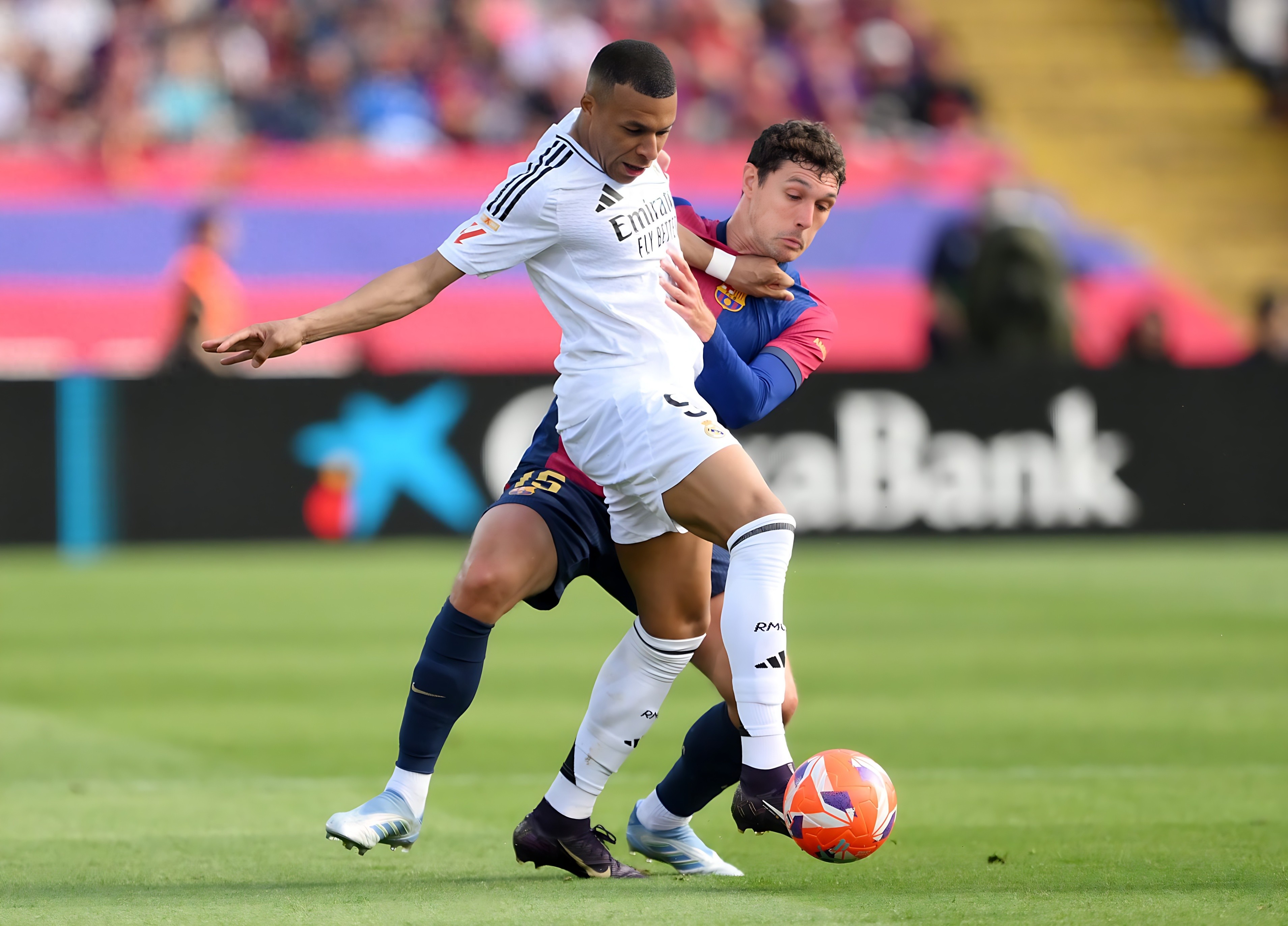 包含今晚欧篮联焦点战,巴塞罗那造点机会,话题不断,更衣室氛围转暖的词条 包含今晚欧篮联焦点战,巴塞罗那造点机会,话题不断,更衣室氛围转暖的词条